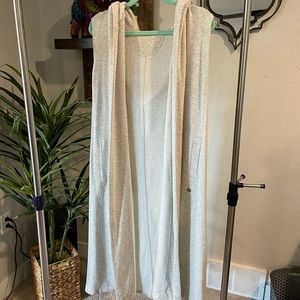 Calvin Klein sleeveless cardigan / duster